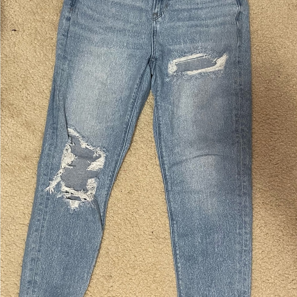 Women's American Eagle Distressed Blue Jeans Straight Leg